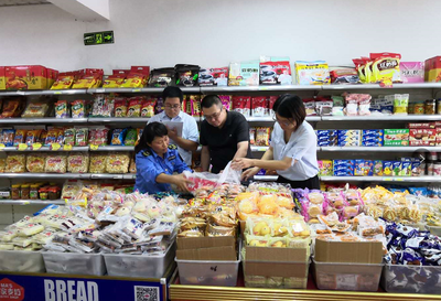 東昌府區(qū)食藥監(jiān)局全力迎接省食安辦日用百貨銷售督導(dǎo)檢查