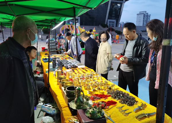 五一假期塔城地區(qū)商品銷售火熱，日用百貨銷售額預計達1.41億